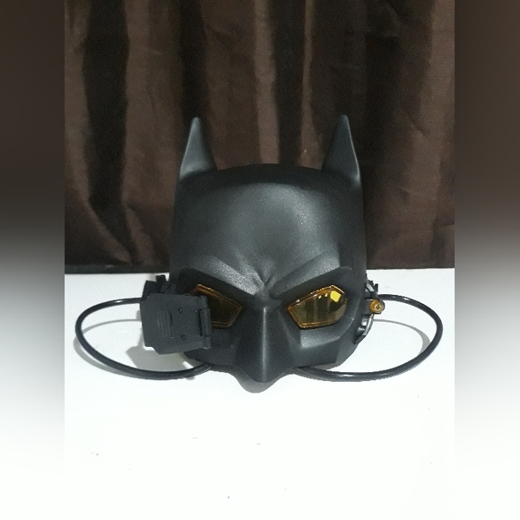 Batman Tech Mask /LED Lights 2x Magnification Lens Creature Chaos - Picture 3 of 10